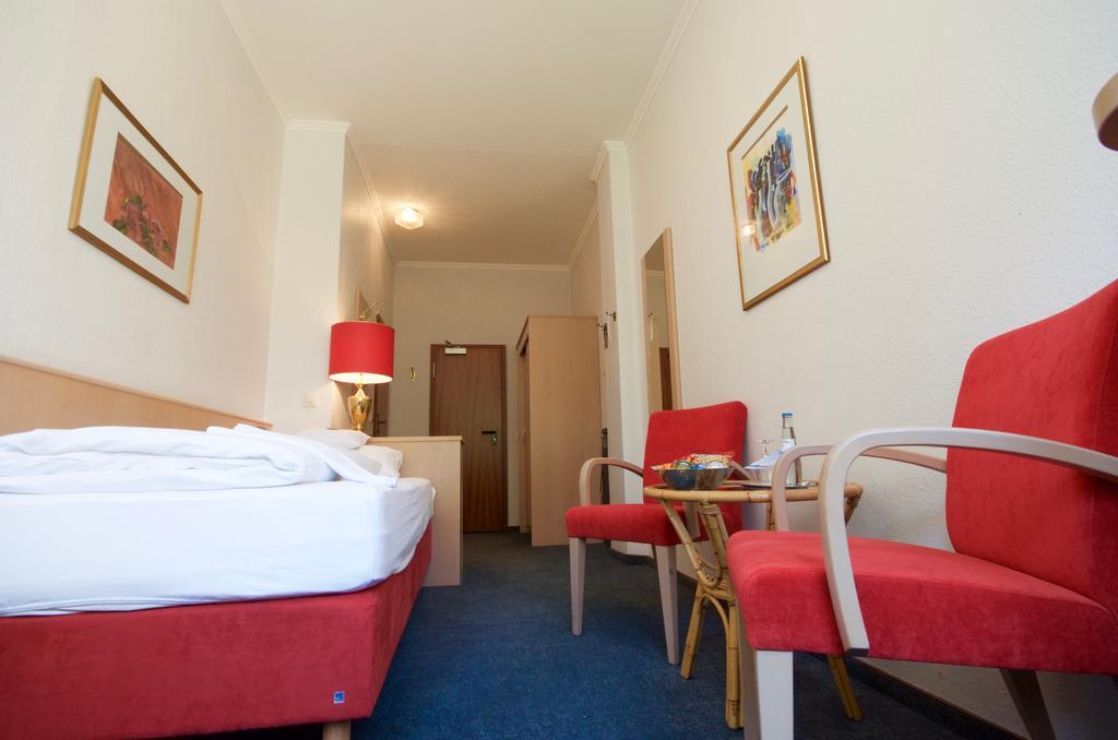 Hotel Am Hohenzollernplatz Bonn Exterior photo